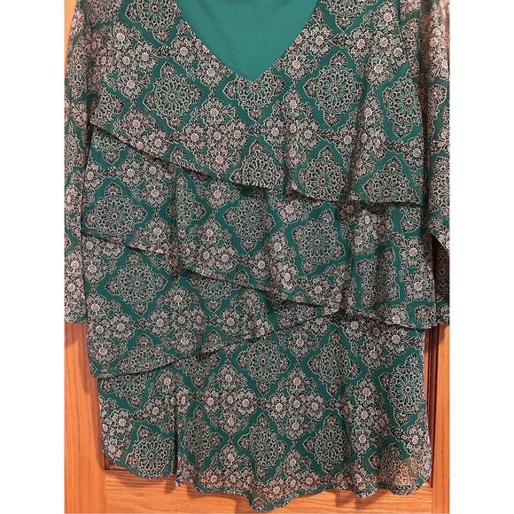 Kim Rogers Curvy Size 1X Teal Tiered Sheer Ruffles & Sleeves Lined V-Neck Blouse - Picture 4 of 11